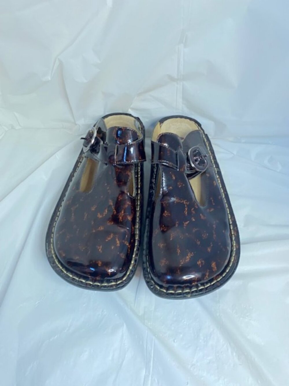 Alegria Patten Leather Comfort Clog in Black and Brown, Women's size 39/US 8/8.5